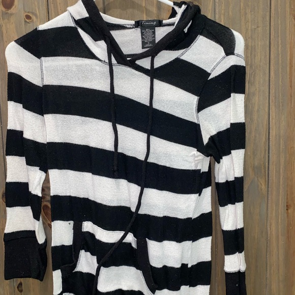 🦋Timing🦋6/$20🦋 - Picture 1 of 2